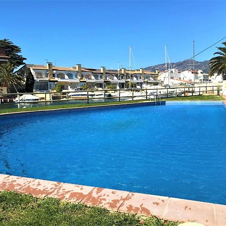 Apartamento En Roses Con Vistas Al Canal Y Piscina Экстерьер фото