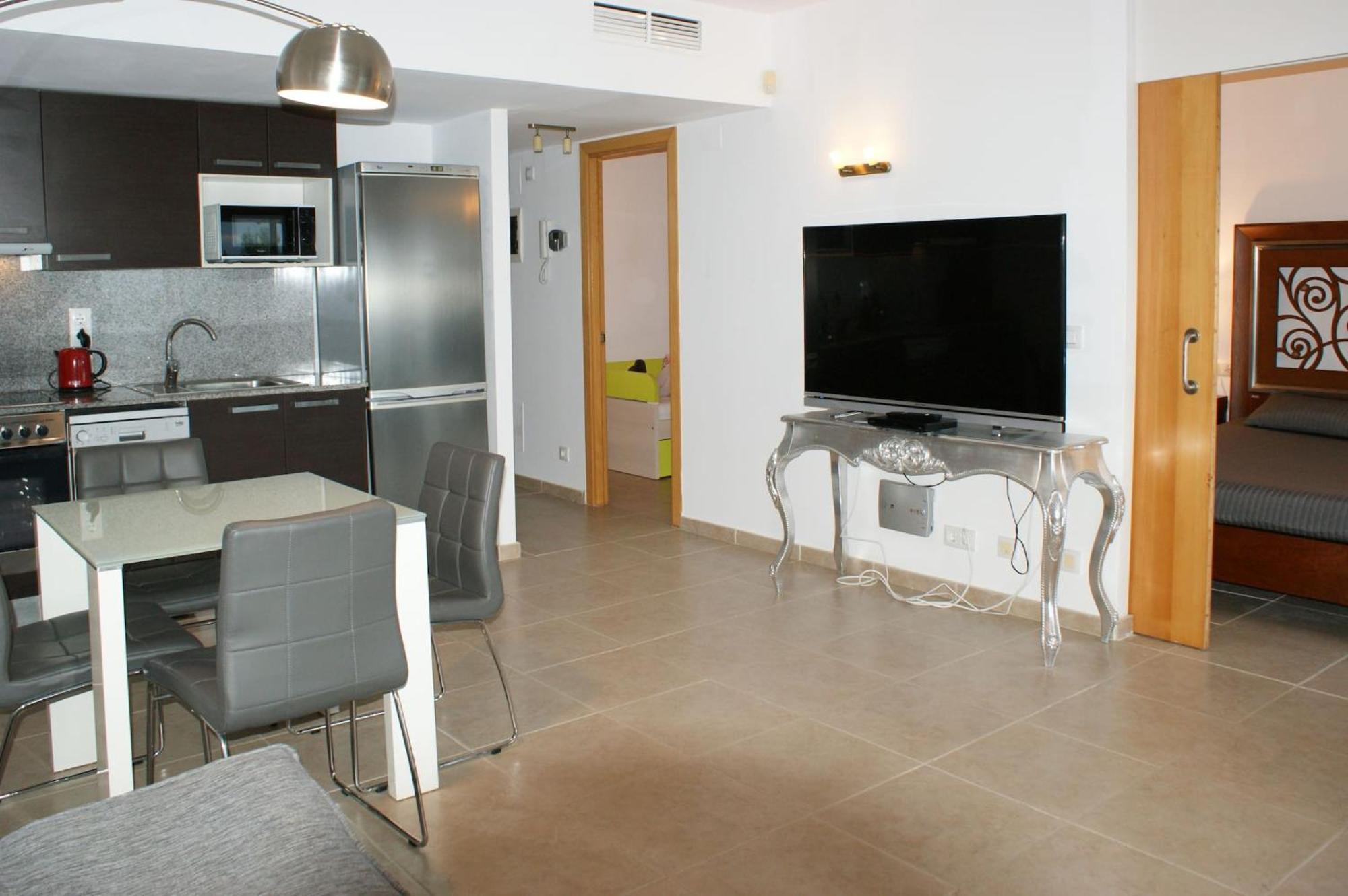 Apartamento En Roses Con Vistas Al Canal Y Piscina Экстерьер фото