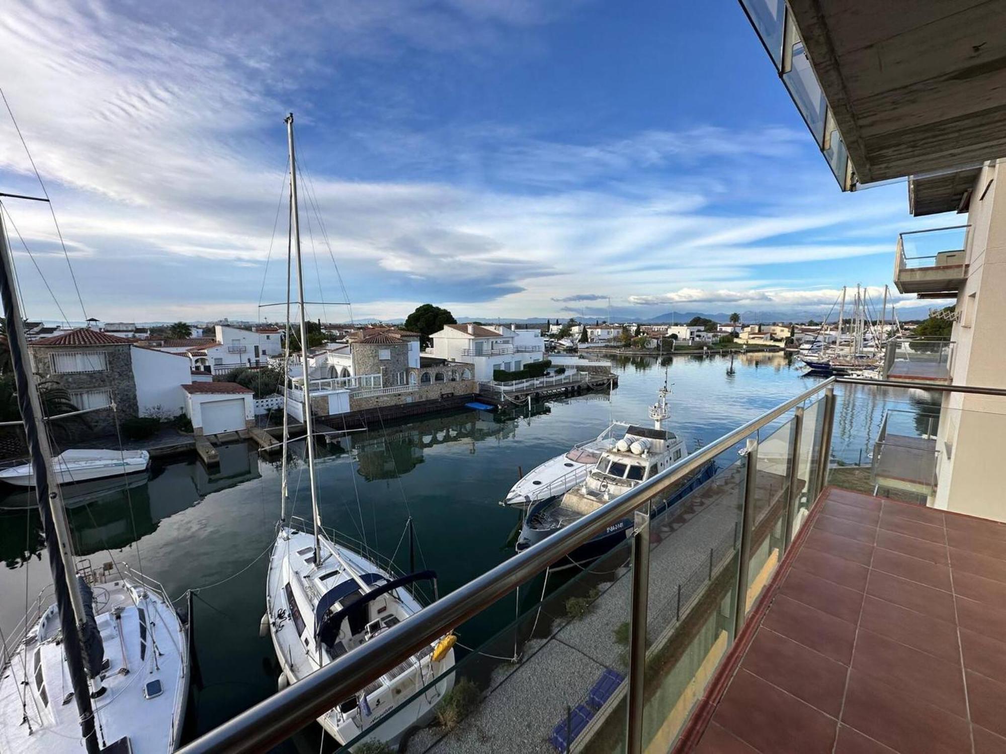 Apartamento En Roses Con Vistas Al Canal Y Piscina Экстерьер фото